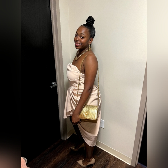 BELLA IS LIVE WITH HER SOLO SHOW (HOME OF NAME YOUR PRICE) 💜 - Picture 4 of 13